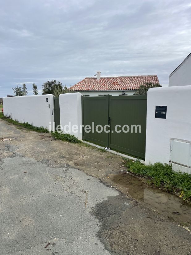 Photo 16 : EXTERIEUR d'une maison située à Le Bois-Plage-en-Ré, île de Ré.