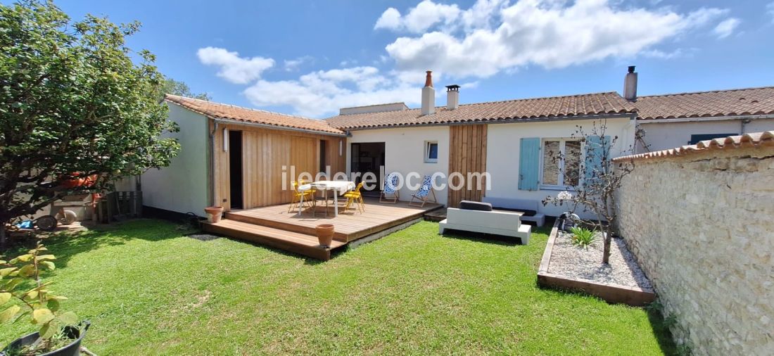 Photo 9 : EXTERIEUR d'une maison située à Le Bois-Plage-en-Ré, île de Ré.