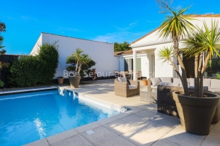 Ile de Ré:Fregate charmante maison familiale à deux pas de la plage
