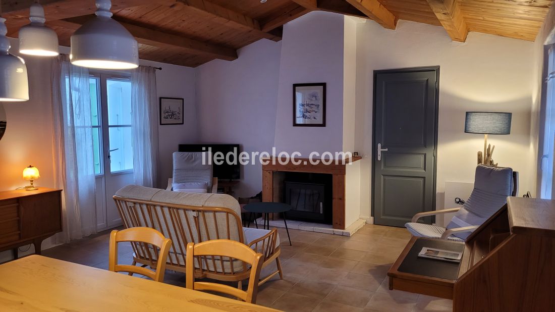 Photo 10 : SEJOUR d'une maison située à Le Bois-Plage-en-Ré, île de Ré.