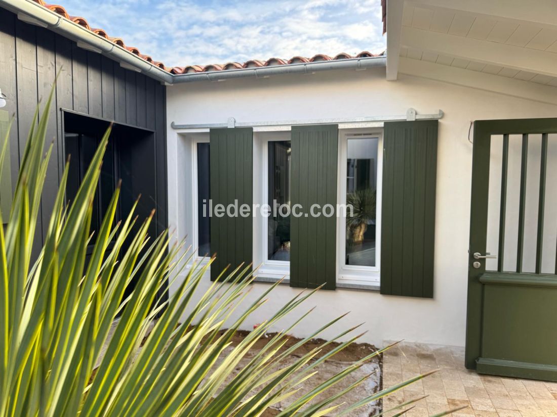 Photo 25 : PATIO d'une maison située à Le Bois-Plage-en-Ré, île de Ré.