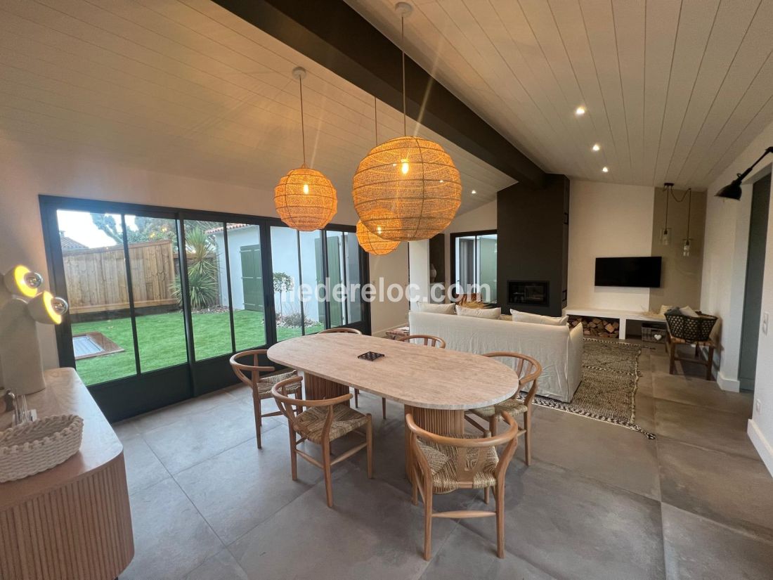 Photo 9 : SEJOUR d'une maison située à Le Bois-Plage-en-Ré, île de Ré.