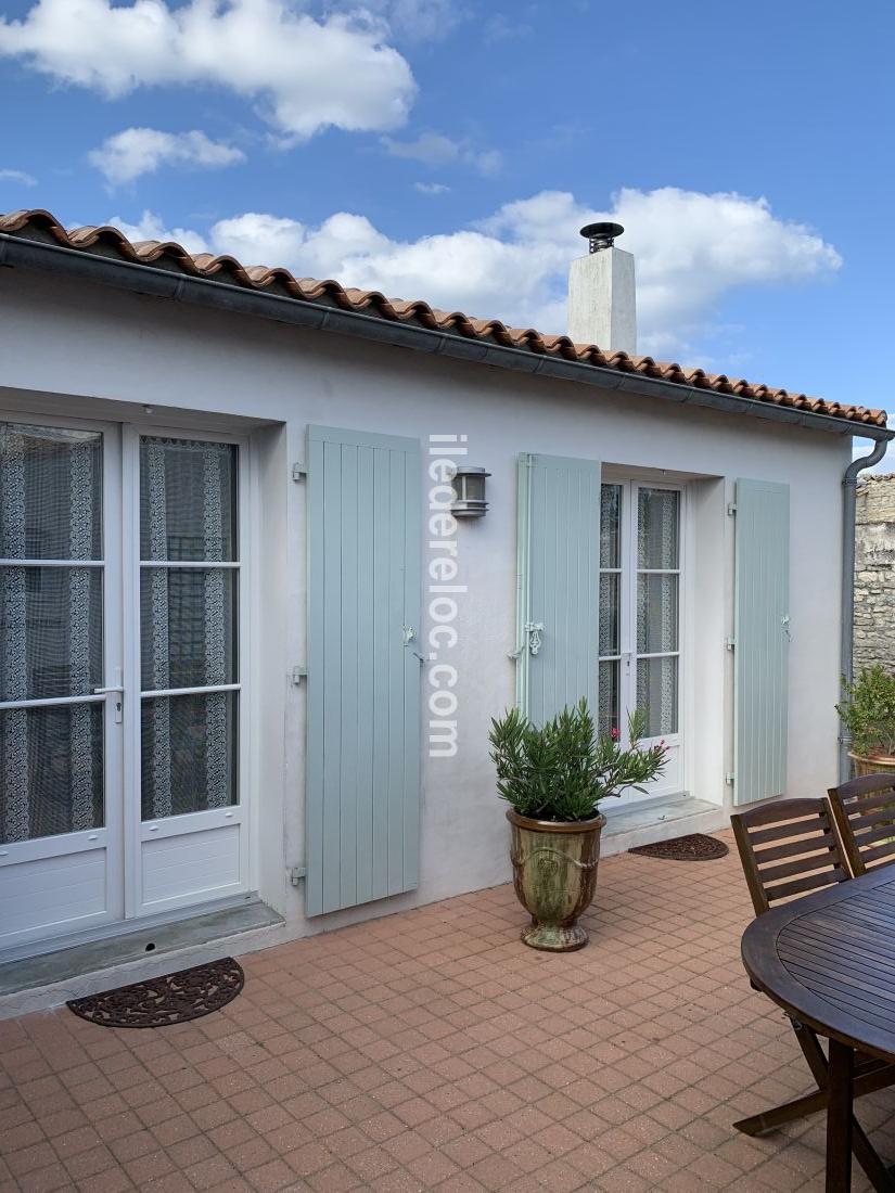 Photo 8 : PATIO d'une maison située à Le Bois-Plage-en-Ré, île de Ré.