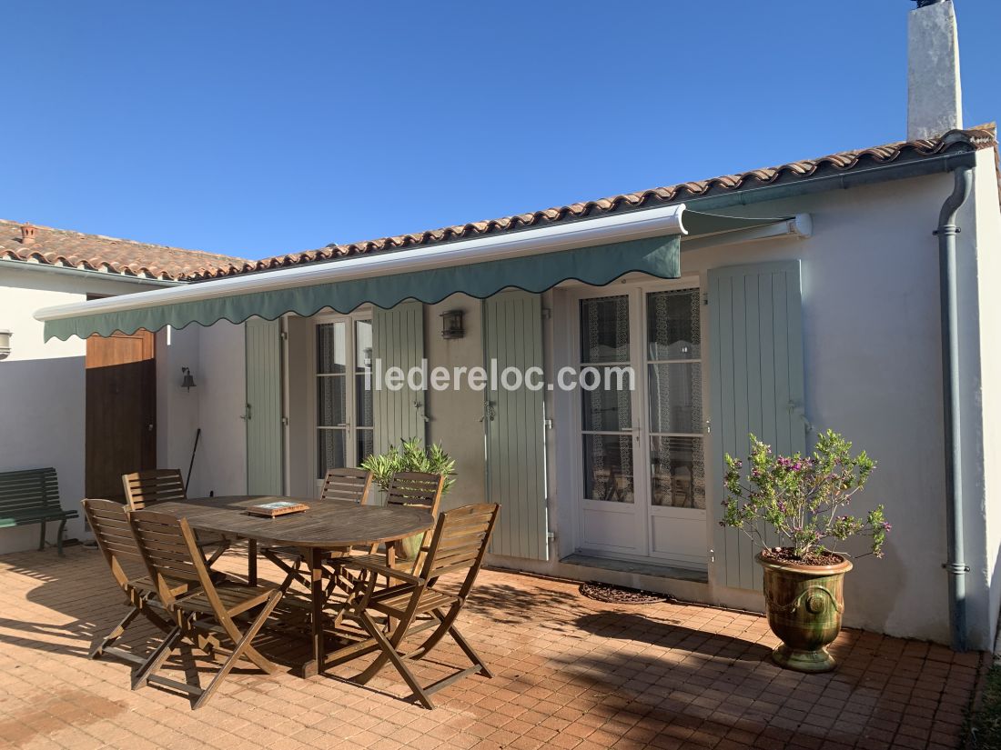 Photo 9 : PATIO d'une maison située à Le Bois-Plage-en-Ré, île de Ré.