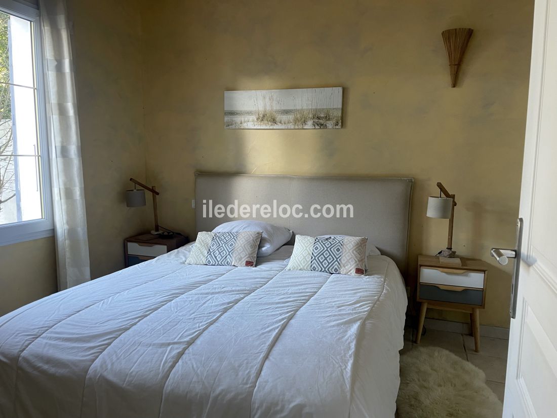 Photo 18 : CHAMBRE d'une maison située à La Couarde-sur-mer, île de Ré.