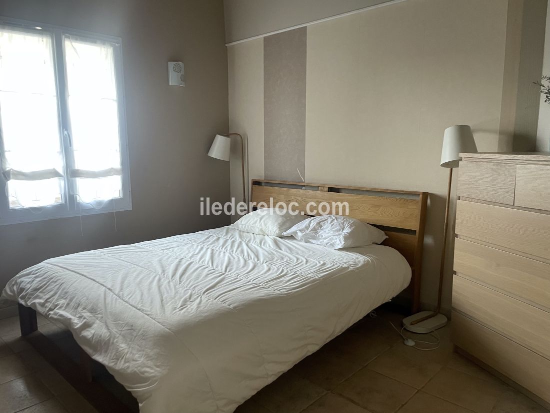 Photo 24 : CHAMBRE d'une maison située à La Couarde-sur-mer, île de Ré.