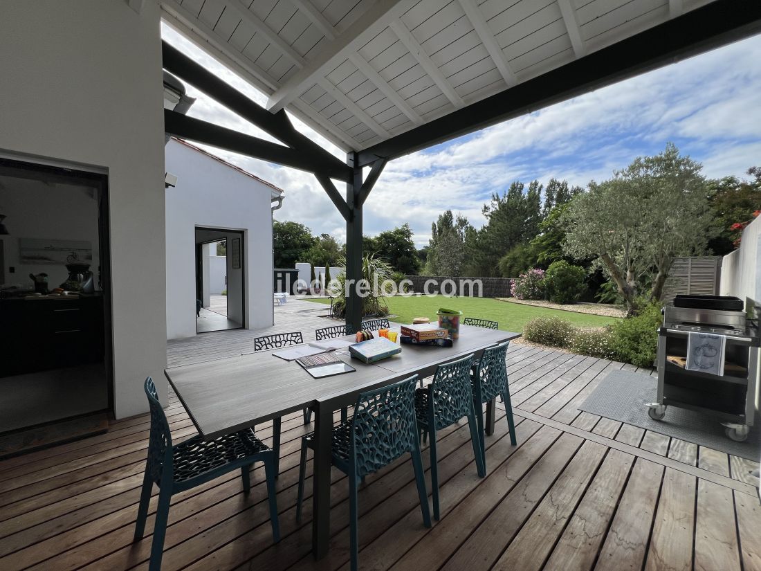 Photo 10 : TERRASSE d'une maison située à Le Bois-Plage-en-Ré, île de Ré.