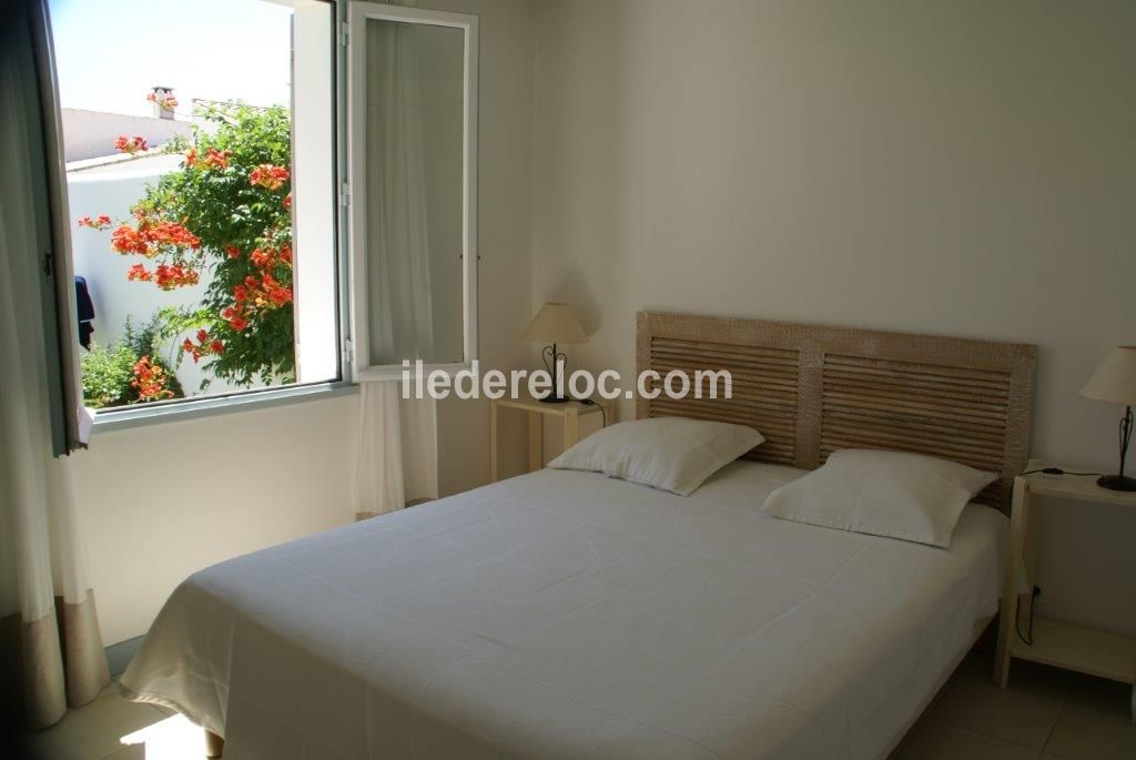 Photo 10 : CHAMBRE d'une maison située à Rivedoux-Plage, île de Ré.