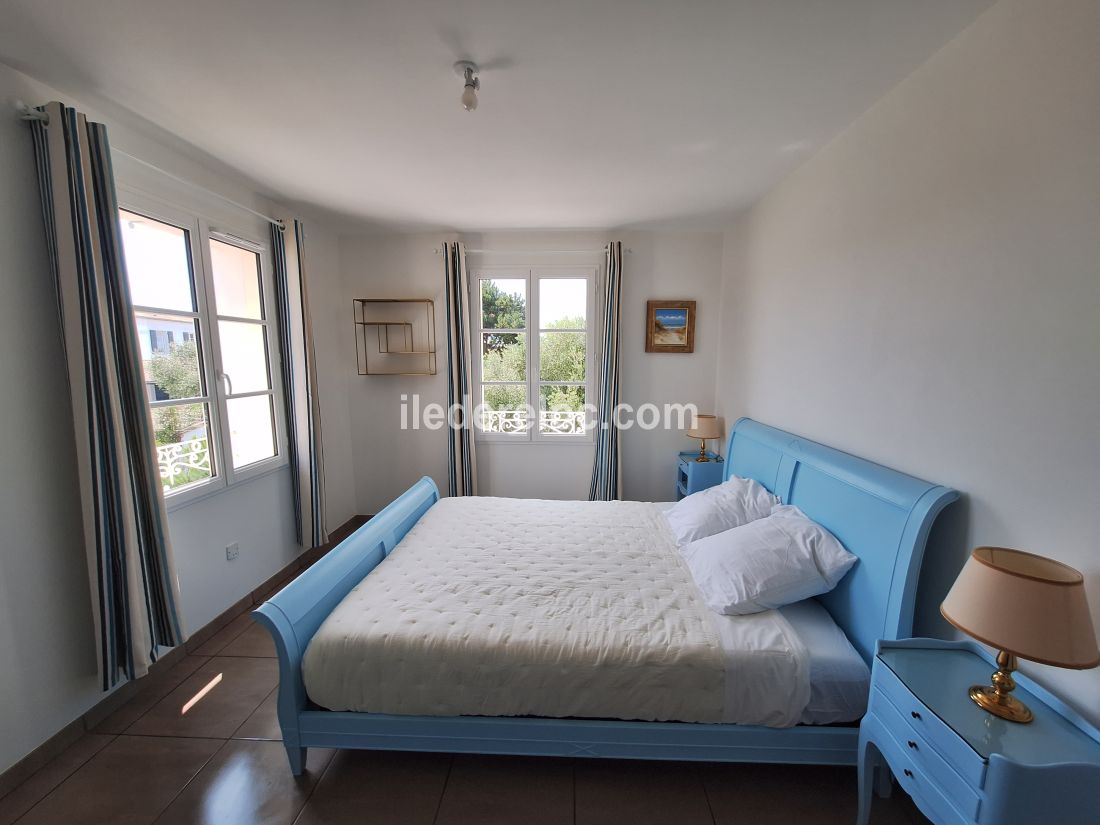 Photo 13 : CHAMBRE d'une maison située à Le Bois-Plage-en-Ré, île de Ré.