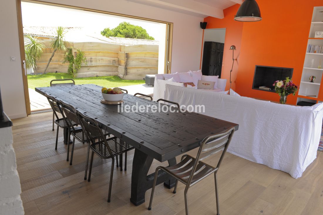 Photo 9 : SEJOUR d'une maison située à Saint-Clément-des-Baleines, île de Ré.