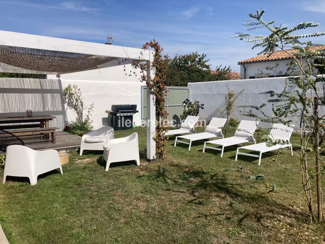 Photo 25 : JARDIN d'une maison située à Saint-Martin-de-Ré, île de Ré.