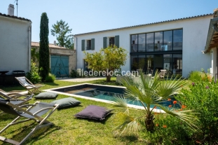 Ile de Ré:Villa grenadine â charme & volumes dans un ancien chai rĂ©novĂ©