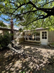 Ile de Ré:Atelier d'artiste aménagé / jardin au plein centre de st martin de ré