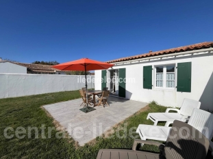 Ile de Ré:Belle maison pouvant accueillir jusqu’à 4 personnes, idéalement située à ars en