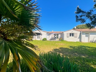 Ile de Ré:L'olivrĂ© maison familiale Ă loix