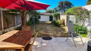 Ile de Ré:Charmante maison à deux pas du marché du bois