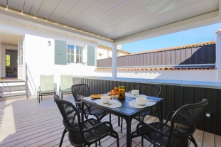 Ile de Ré:Appartement atypique à 50 m du port avec parking