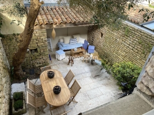 Ile de Ré:Jolie petite maison nichée dans une venelle