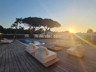 Ile de Ré:Grande villa neuve, avec piscine chauffĂ©e, bord de plage, 8 personnes