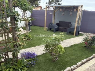 Ile de Ré:La maison du puits de fer a la flotte en re