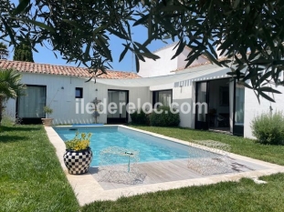 Ile de Ré:Belle maison familiale intramuros, avec piscine