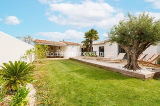 Ile de Ré:Accalmie très belle rénovation contemporaine (2025) pour cette maison au bois pl