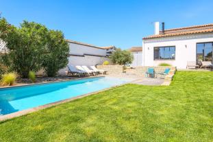 Ile de Ré:Superbe villa d’architecte au coeur des brardes