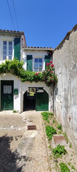 Photo 3 : EXTERIEUR d'une maison située à La Couarde, île de Ré.
